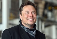 106926992-1628885077267-elon