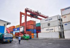 Cargo-unloading-in-Malé